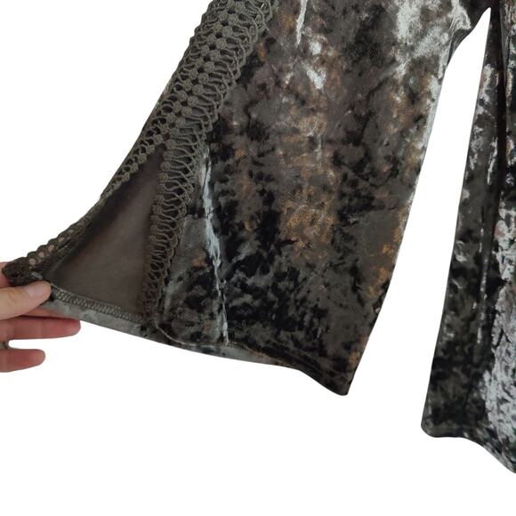 Blu Pepper Women's Plus Sz 2X Grey Crushed Velvet Top Split Sleeve Round Neck - Picture 3 of 6